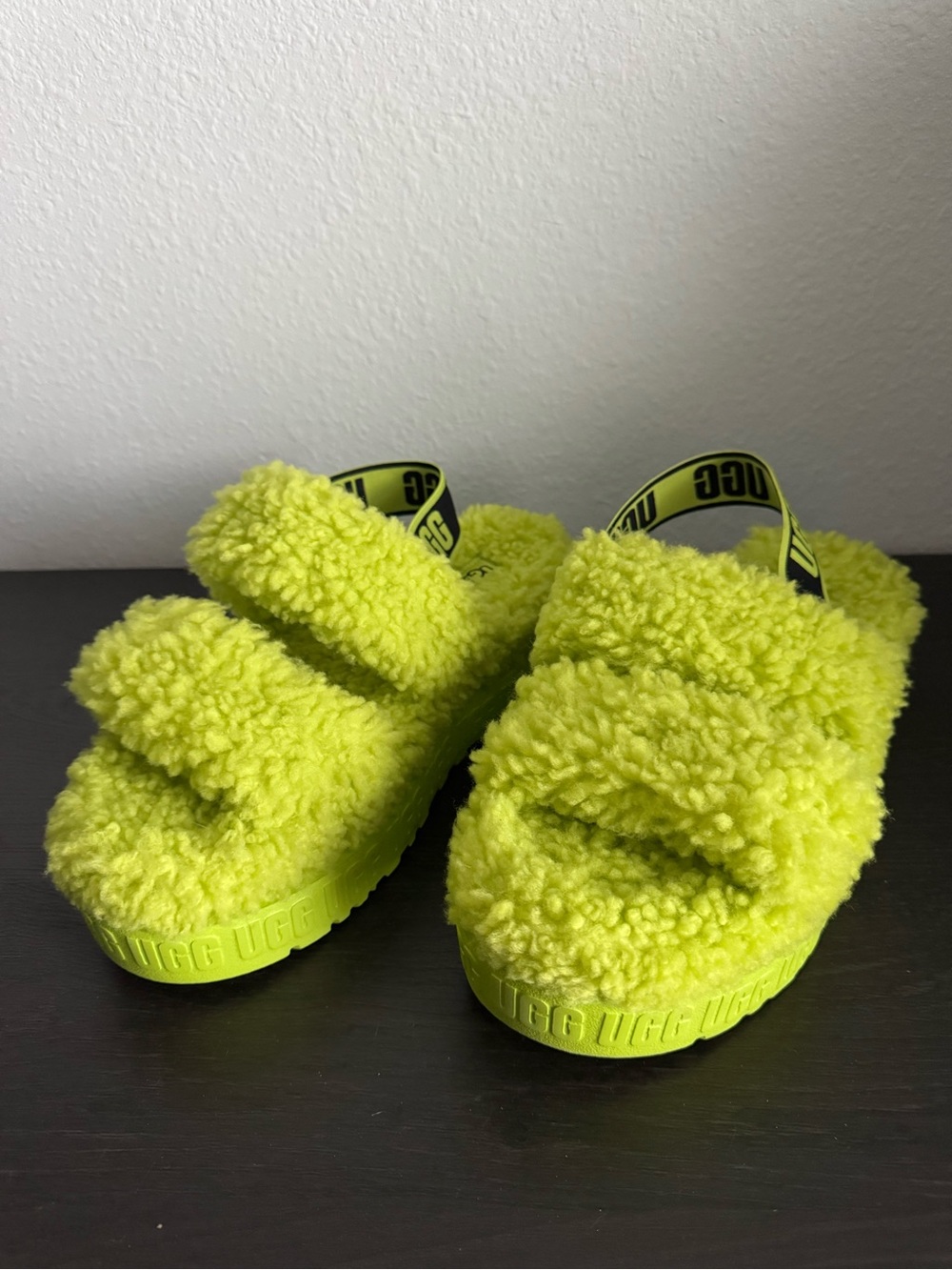 UGG Woman Fluff Yeah Slide - Neon Yellow size 10 NEW